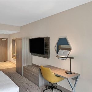 Queen Suite