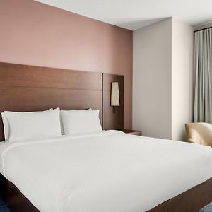 One-Bedroom Corner King Suite