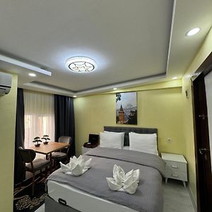 Budget King Room