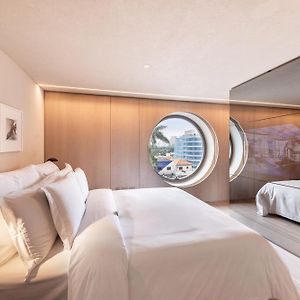 Premium King Room