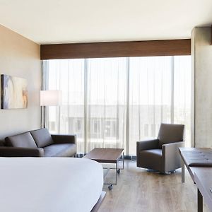 Corner King Room