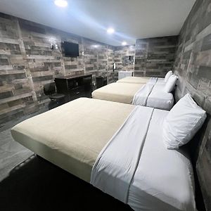 Beverly Motel