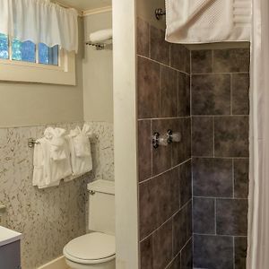 One-Bedroom Studio