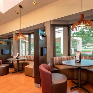 Courtyard By Marriott Rockville