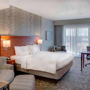 One-Bedroom King Suite