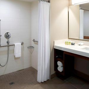 Queen Room Mobility accessible
