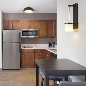 One-Bedroom Queen Suite