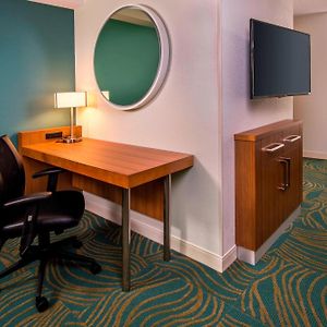 King Suite Hearing accessible