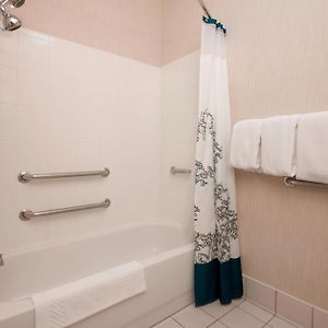 One-Bedroom Queen Suite