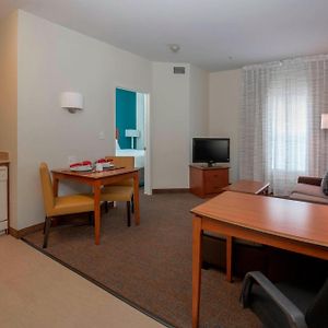 One-Bedroom Queen Suite