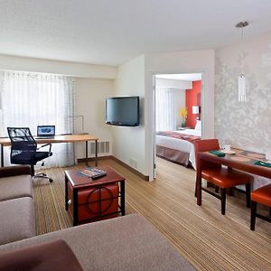 One-Bedroom King Suite