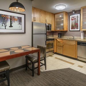 One-Bedroom King Suite
