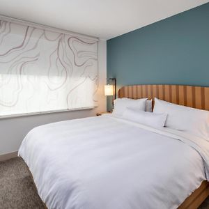 King Room Mobility or hearing accessible