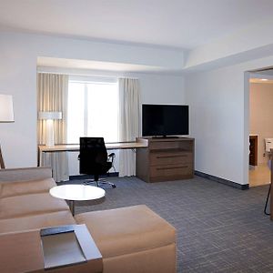 One-Bedroom King Suite