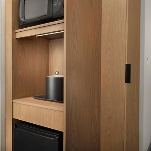 King Suite Hearing accessible