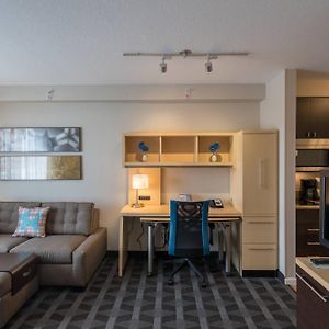 One-Bedroom King Suite Hearing accessible