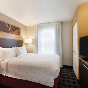 Two-Bedroom Queen Suite