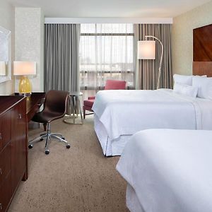 Executive Level Queen Room