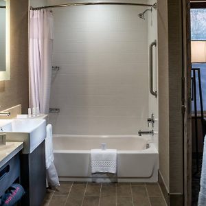 Queen Suite