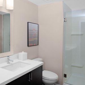 One-Bedroom King Suite