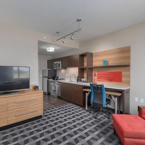 One-Bedroom Queen Suite Mobility accessible