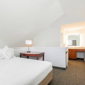 One-Bedroom Penthouse Suite