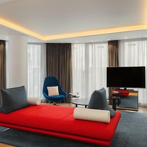 Supreme King Suite
