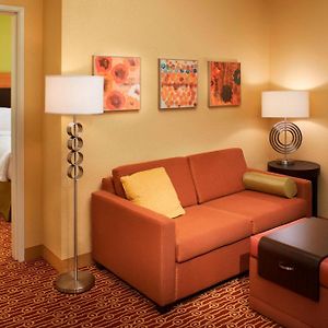One-Bedroom Queen Suite