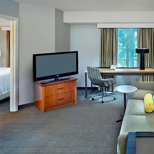 One-Bedroom King Suite