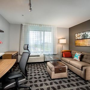 One-Bedroom King Suite