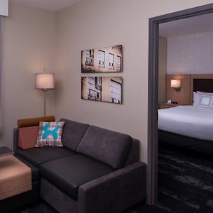 One-Bedroom King Suite