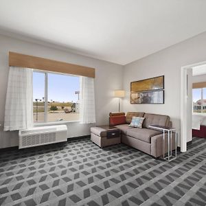 One-Bedroom Queen Suite