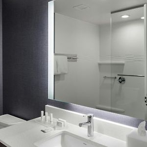 One-Bedroom Queen Suite Hearing accessible