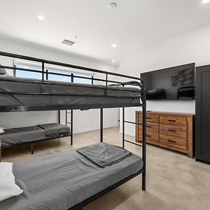 Dormitory Room Mixed