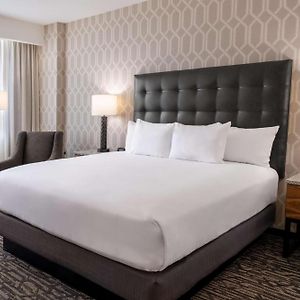 Deluxe  Top floor King Room Hearing accessible