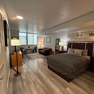 Deluxe King Studio