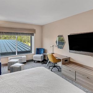 King Suite Mobility accessible
