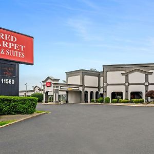 Red Carpet Inn & Suites