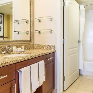 One-Bedroom King Suite