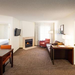 Two-Bedroom Queen Suite