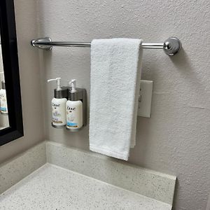 Standard Queen Room Hearing accessible