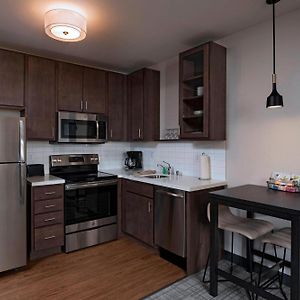One-Bedroom King Suite