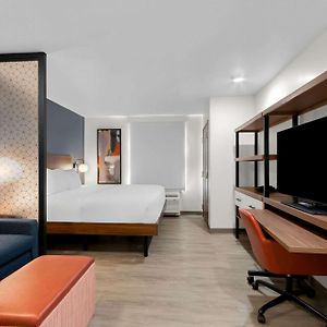 Everhome Suites Glendale Sports Entertainment District