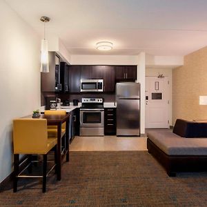 One-Bedroom King Suite