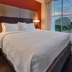 One-Bedroom King Suite