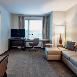 One-Bedroom King Suite