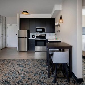 One-Bedroom King Suite