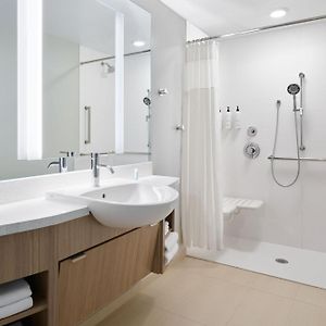 King Room Mobility accessible