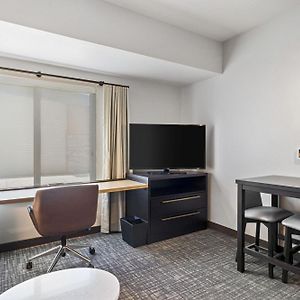 One-Bedroom King Suite