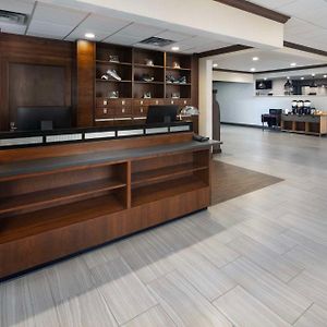 Doubletree By Hilton Manhattan, Ks